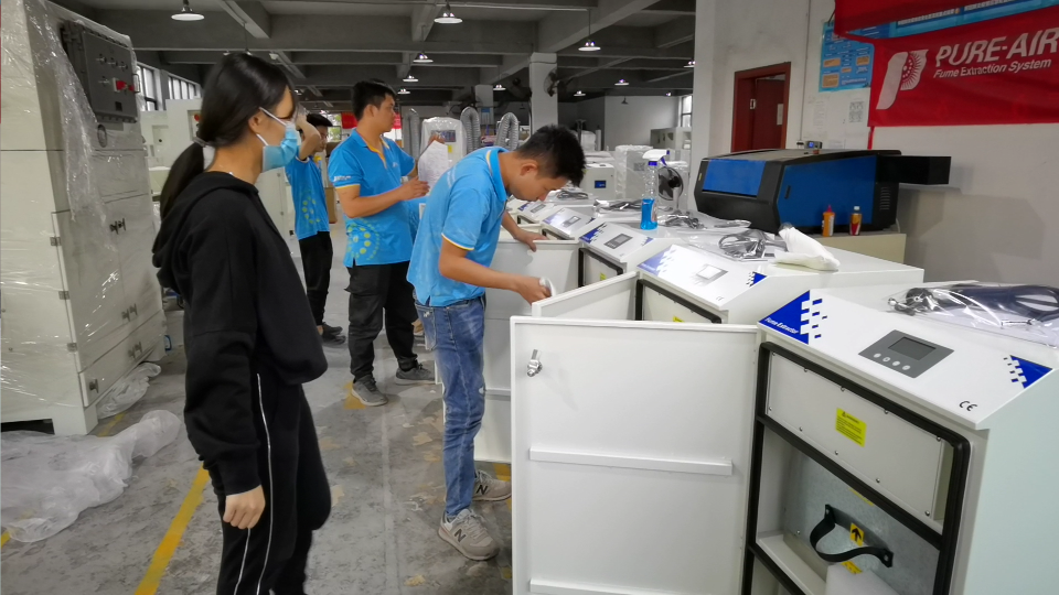 拋光車間除塵器，執信環保為工業加工提供除塵設備。